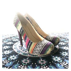 Multicolor Pumps